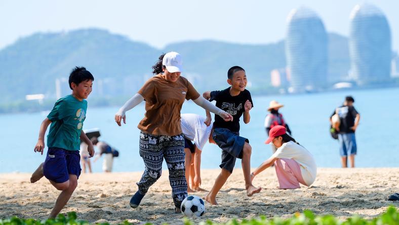 热疯的东北人,都去三亚避暑了